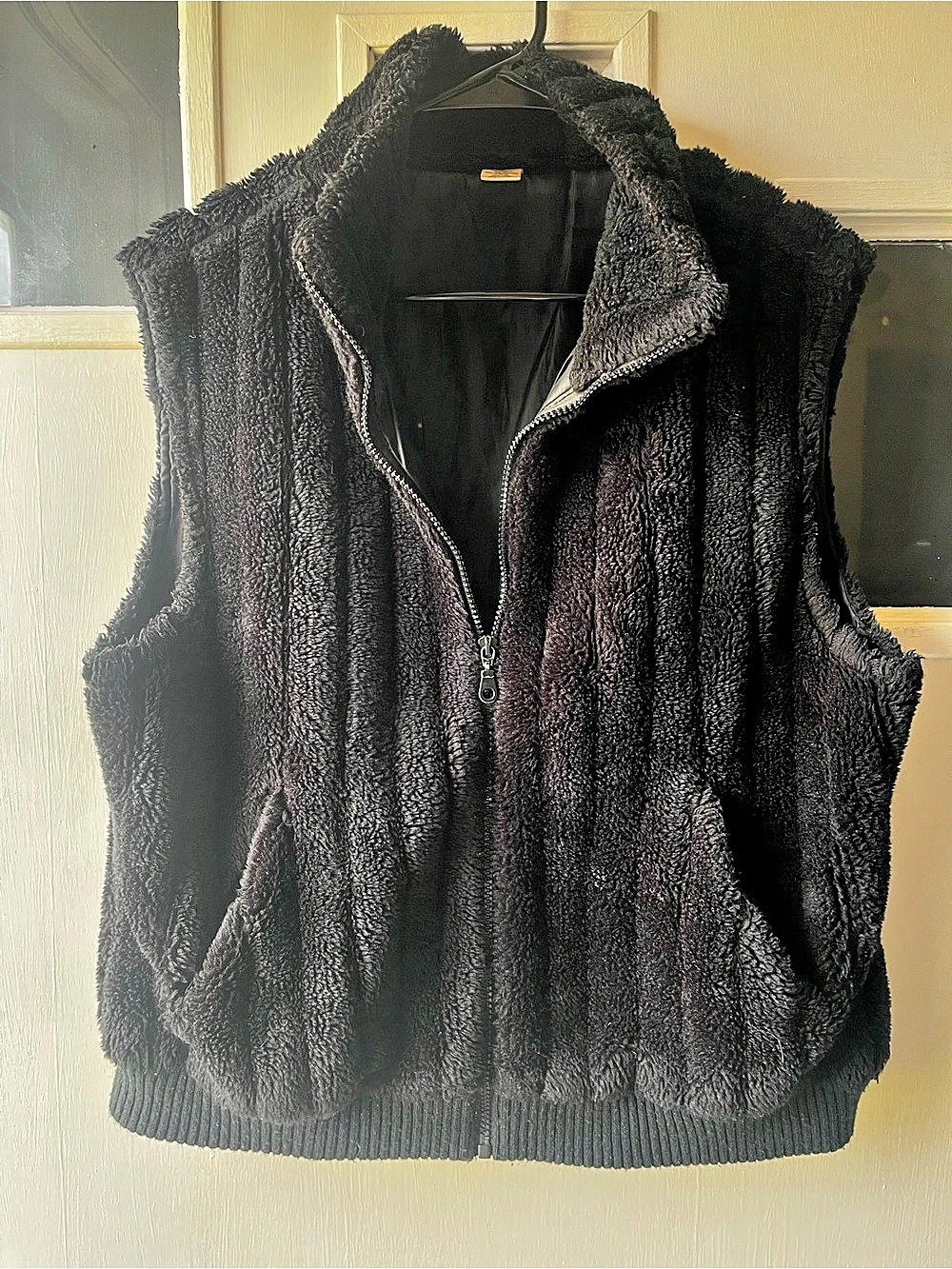 MIXIT Faux Fur Zip Vest Black XL Like New